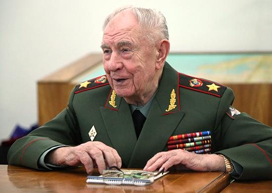 Пенсия генерала в России: сумма