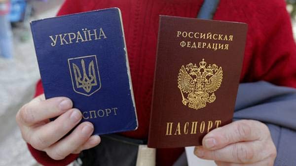 в руках поспорта Украины и России